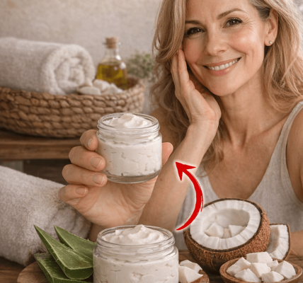 A Simple Homemade Baking Soda Paste: A Gentle Exfoliation Option for Your Evening Skincare Routine