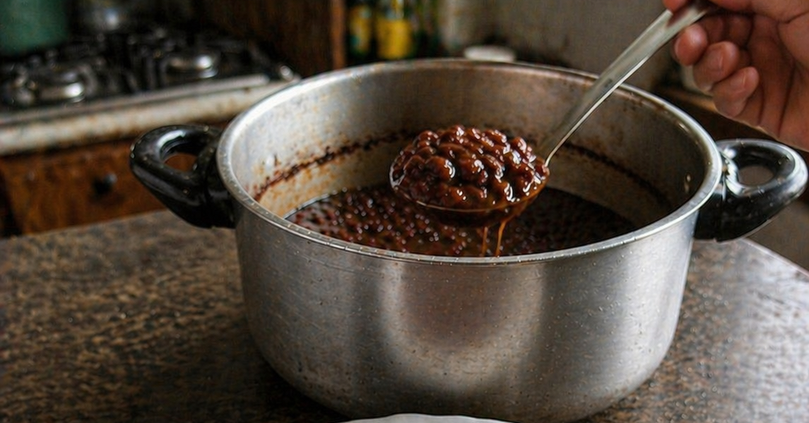 Is Eating Beans Every Day Good or Bad? Benefits, Risks, and Expert Insights