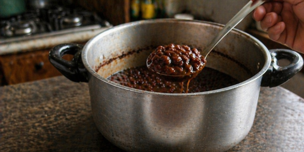 Is Eating Beans Every Day Good or Bad? Benefits, Risks, and Expert Insights