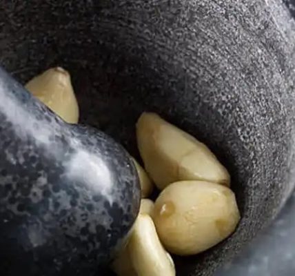 Overnight Home Remedy to Reduce Skin Blemishes and Dark Marks