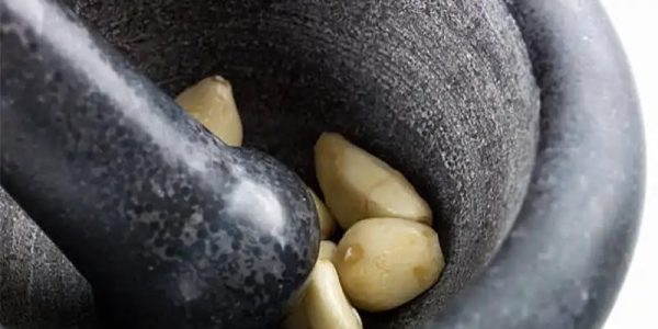 Overnight Home Remedy to Reduce Skin Blemishes and Dark Marks