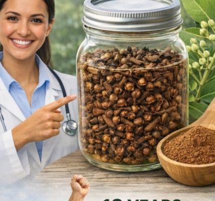 What Happens to Your Body When You Chew Two Cloves Before Bed Every Night